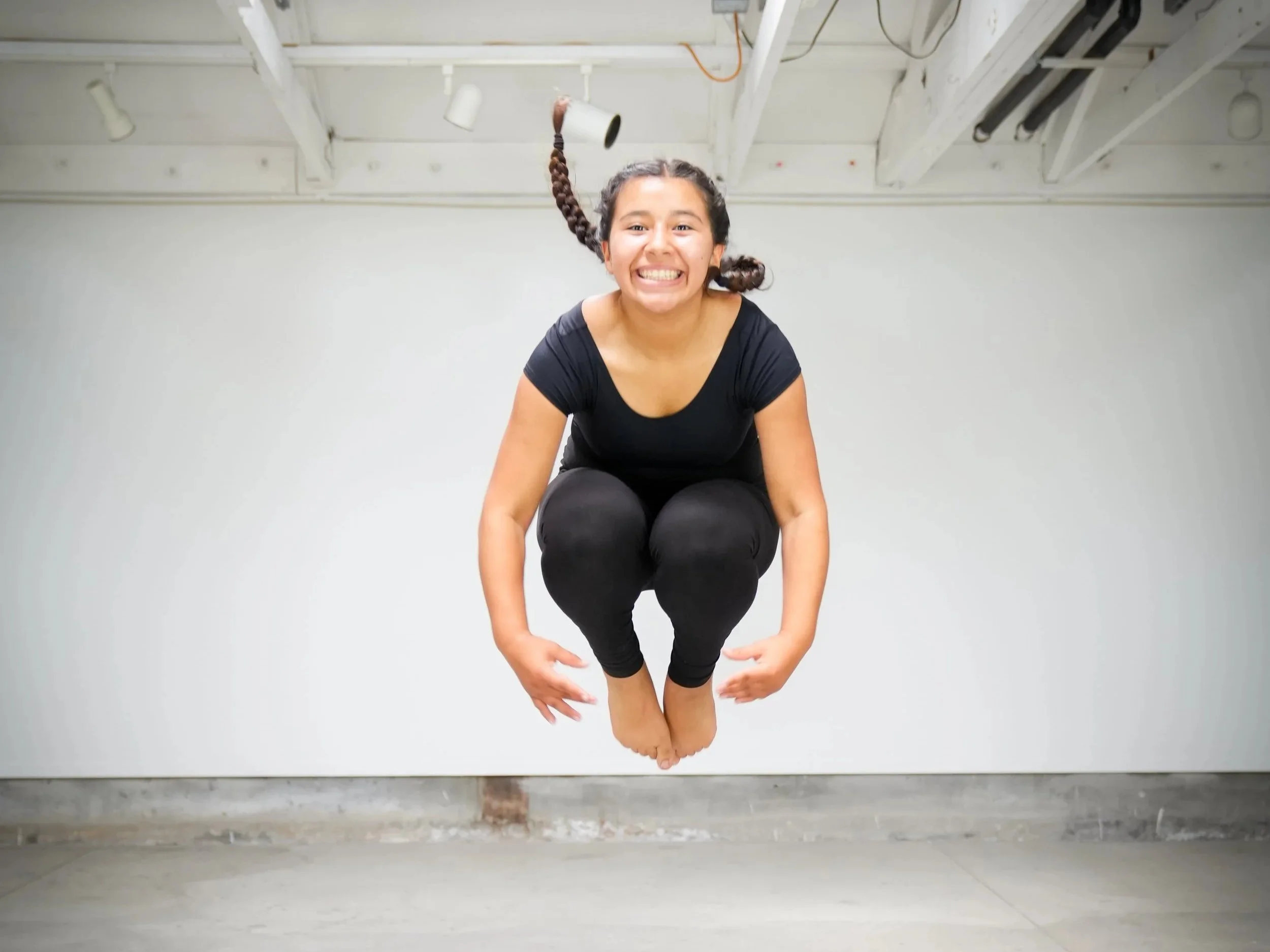 A young TWDCC dancer in Modern Expressive class.